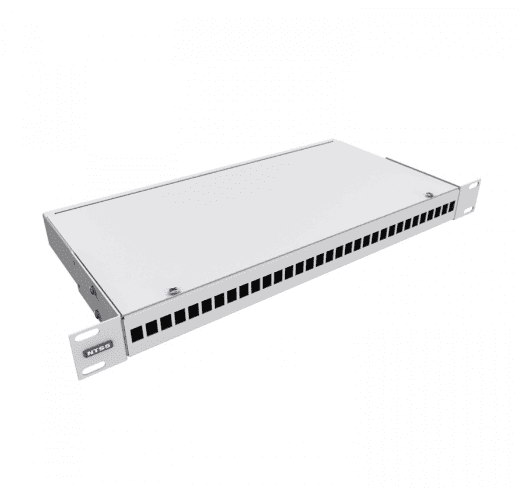 Кросс NTSS оптический 19'' укомплектованный 1U, 32 порта SC/APC, 9/125 мкм (сплошная панель, сплайс-кассета, пигтейлы, КДЗС, адаптеры) серый RAL 7035